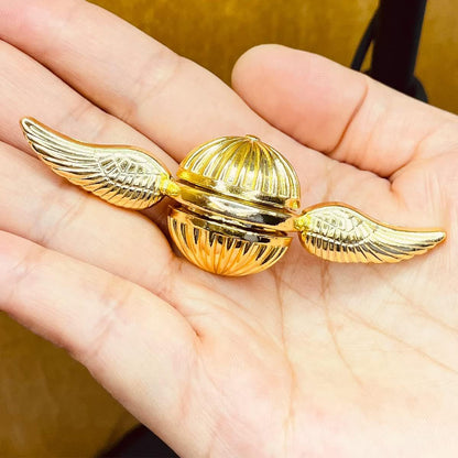 Goldener Hand-Spinner aus Metall – Fidget-Spielzeug zur Stressbewältigung für Kinder & Erwachsene, dekoratives Schreibtischspielzeug als Geschenk für Jungen und Mädchen