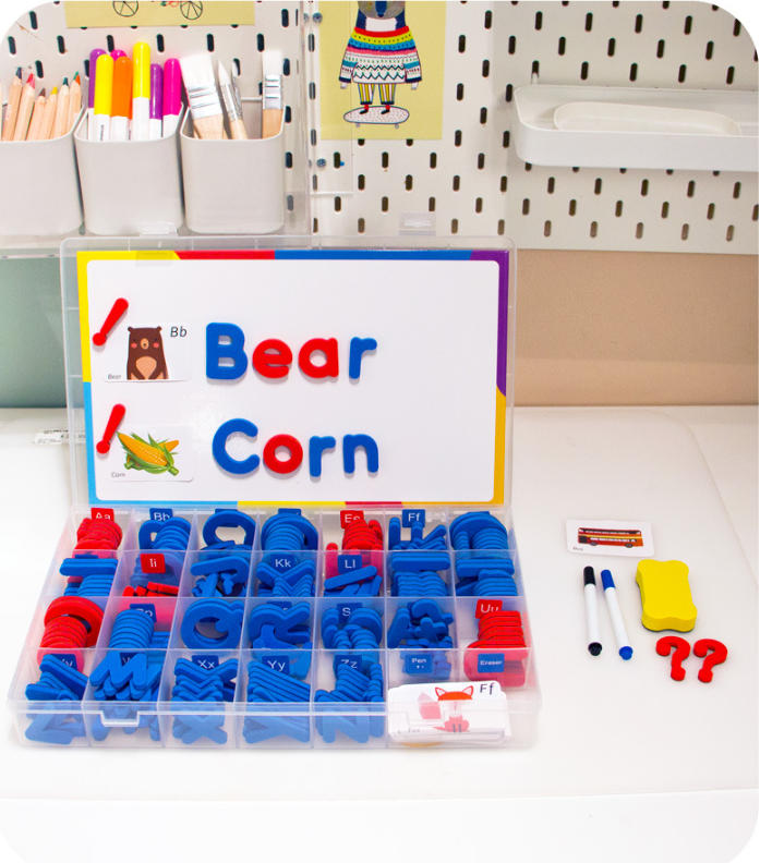 Bunte Magnetbuchstaben mit Tafel – 234-teiliges Schaumstoff-Alphabet mit Groß- und Kleinbuchstaben sowie Lernkarten für Kleinkinder, pädagogisches Lernspielzeug