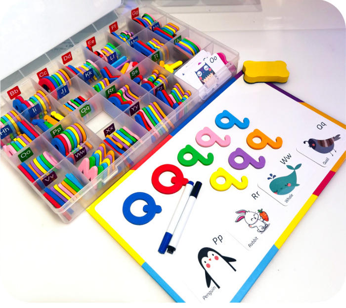 Bunte Magnetbuchstaben mit Tafel – 234-teiliges Schaumstoff-Alphabet mit Groß- und Kleinbuchstaben sowie Lernkarten für Kleinkinder, pädagogisches Lernspielzeug