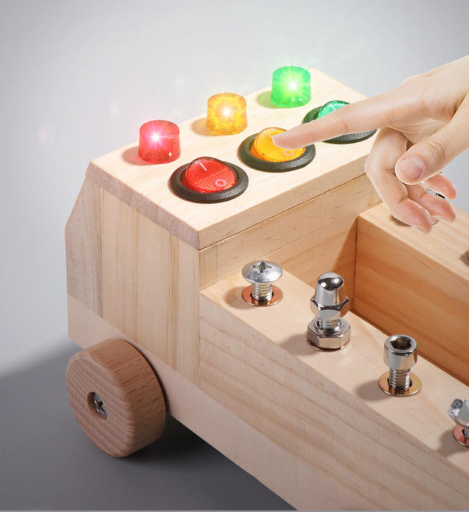 Montessori Schraubendreher-Brett aus Holz – Motorik- und Lernspielzeug für Kinder ab 2 Jahren