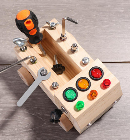 Montessori Schraubendreher-Brett aus Holz – Motorik- und Lernspielzeug für Kinder ab 2 Jahren